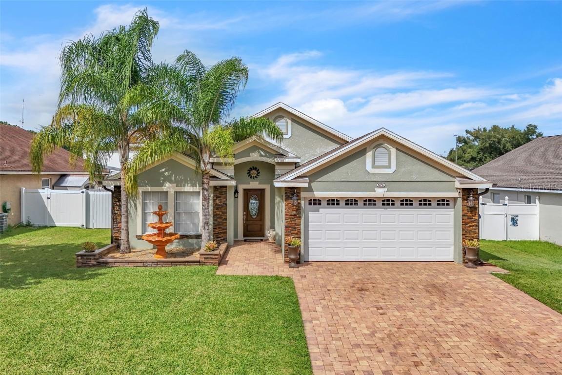 574 Rouzer St., Apopka, FL 32712