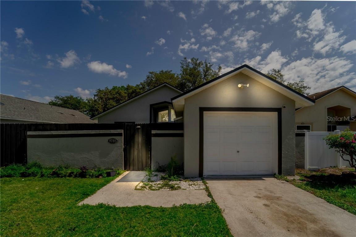 9785 Piney Point Cir., Orlando, FL 32825