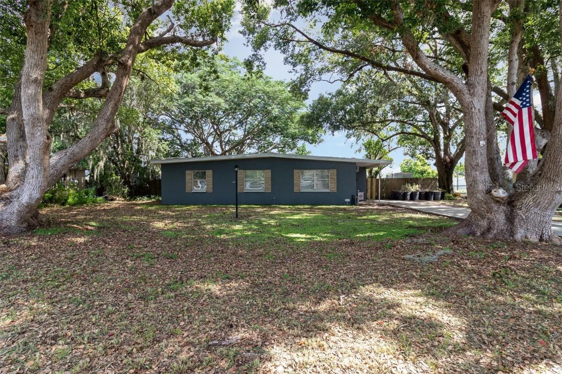 845 Edgewater Cir., Eustis, FL 32726