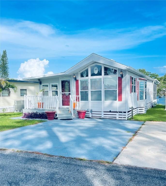 107 Kove Blvd., Osteen, FL 32764