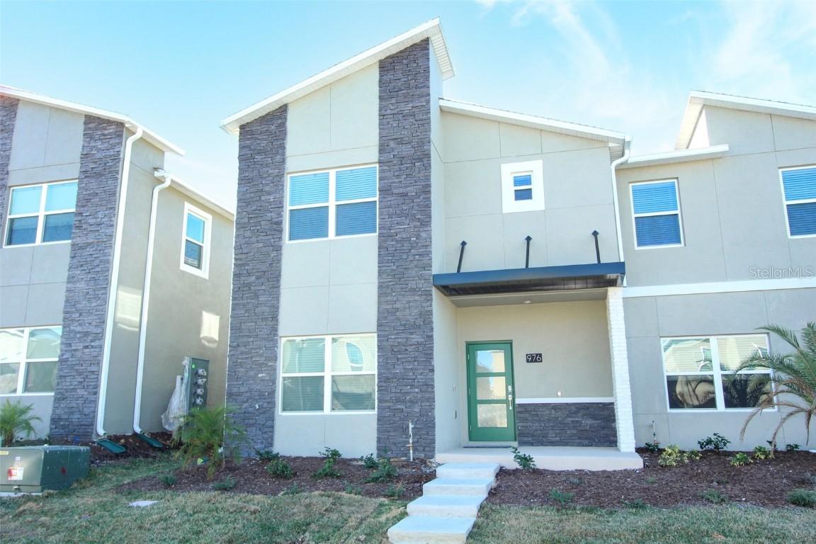 976 Leader St., Davenport, FL 33896