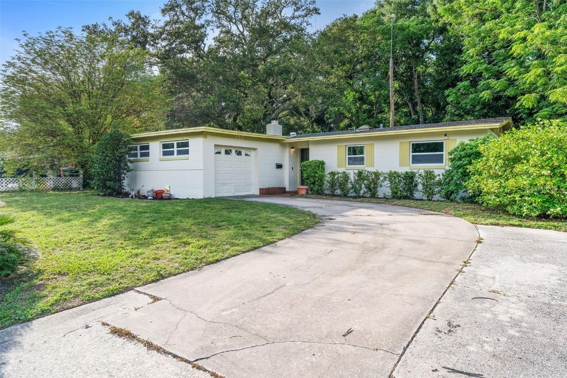 5815 Holmes Dr., Orlando, FL 32808