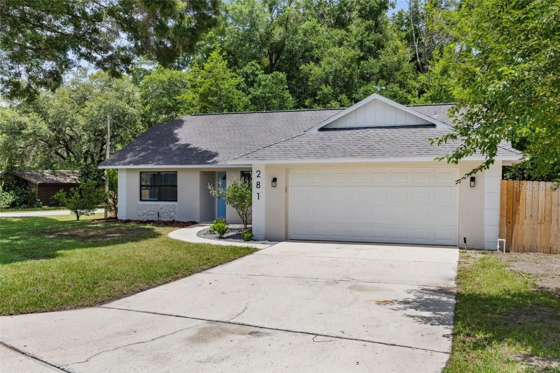 281 E Country Club Dr., Williston, FL 32696