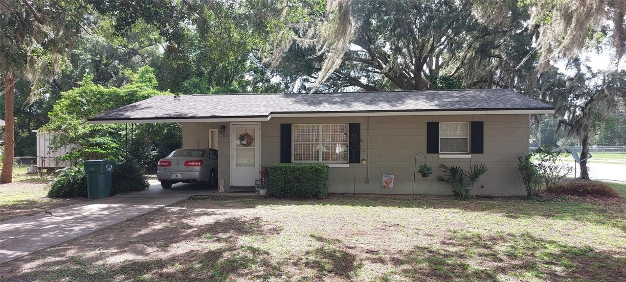 401 Sunny Ct., Fruitland Park, FL 34731