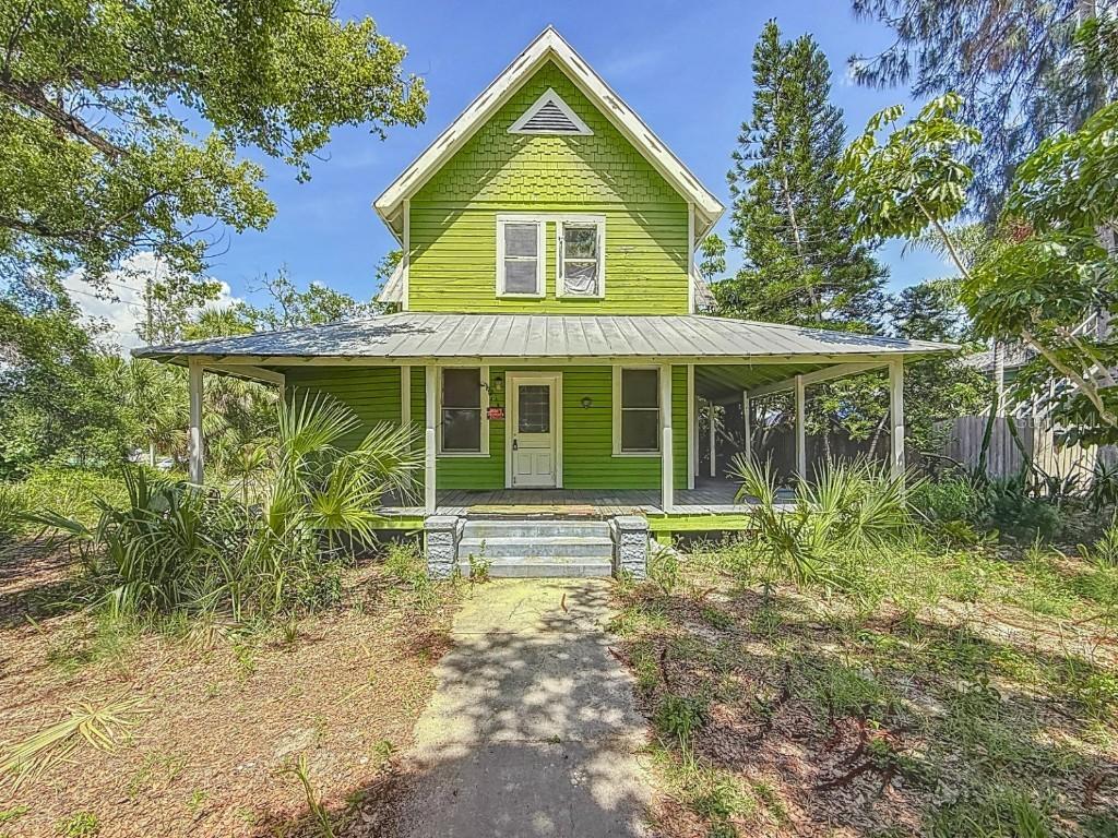 226 N Grosse Ave., Tarpon Springs, FL 34689