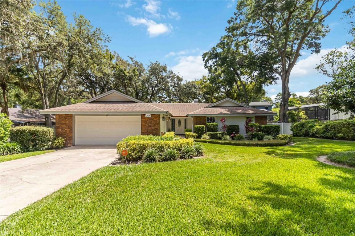 205 Stevenage Dr., Longwood, FL 32779