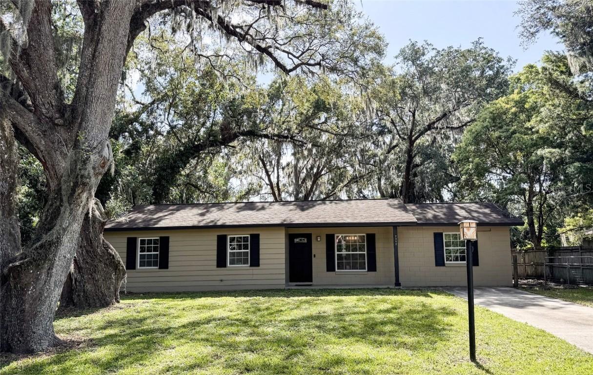 2342 Alice Ave., Eustis, FL 32726