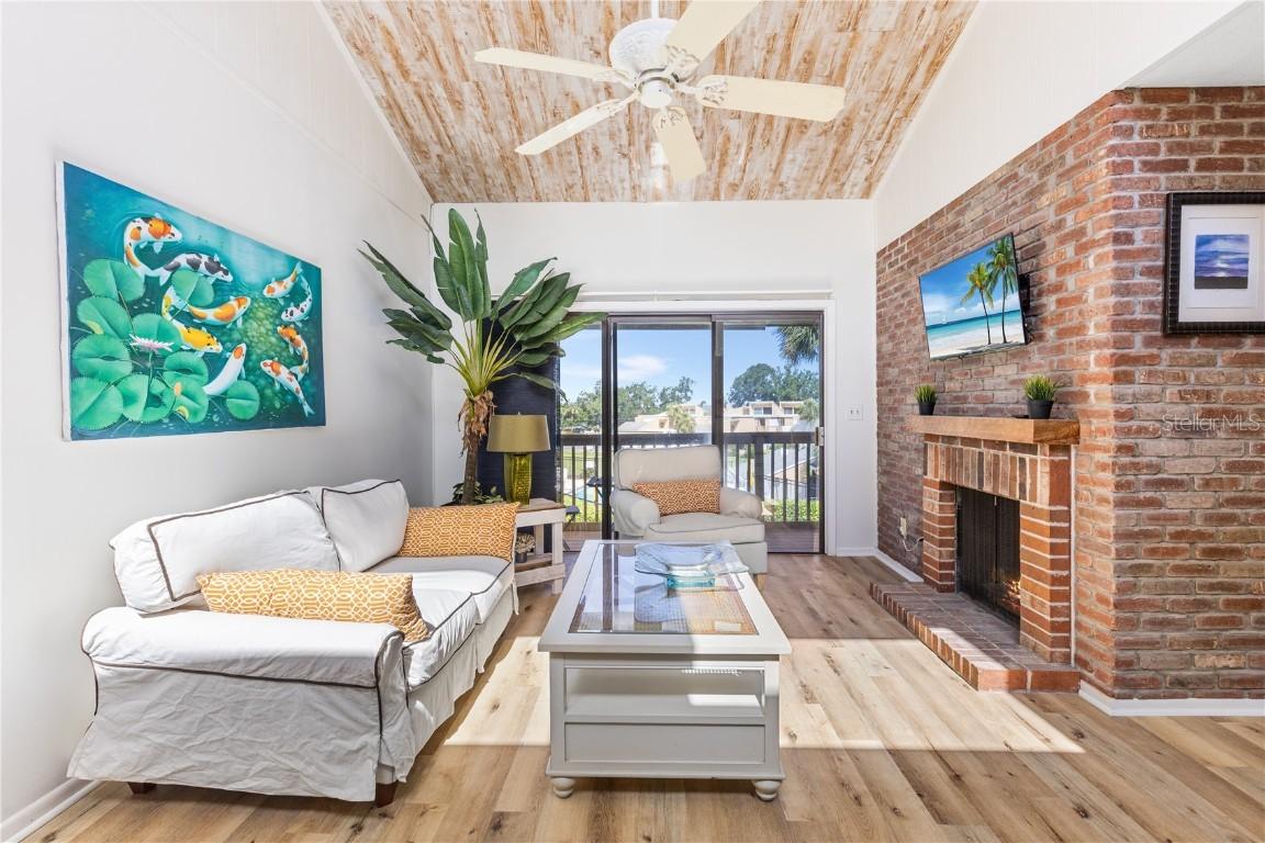 1051 S Highland St. #7D, Mount Dora, FL 32757
