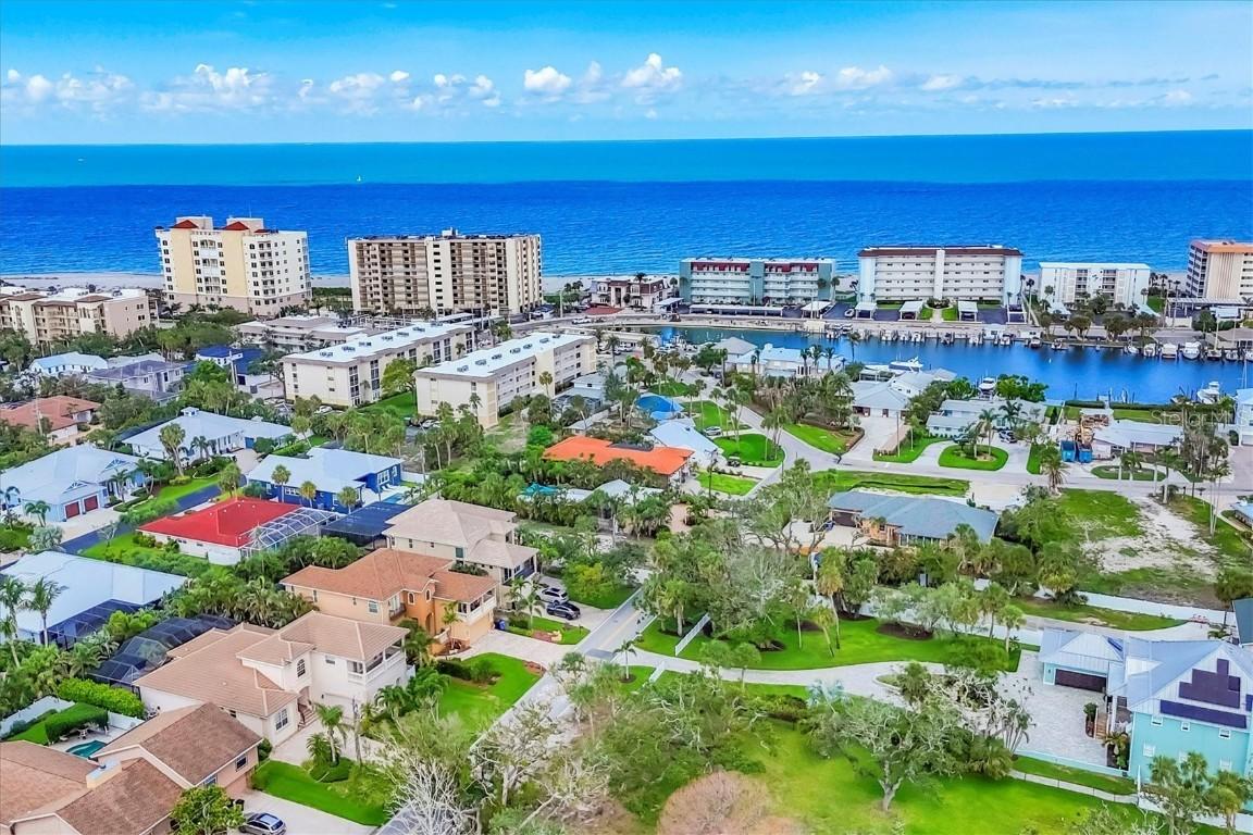 811 Laguna Dr., Venice, FL 34285