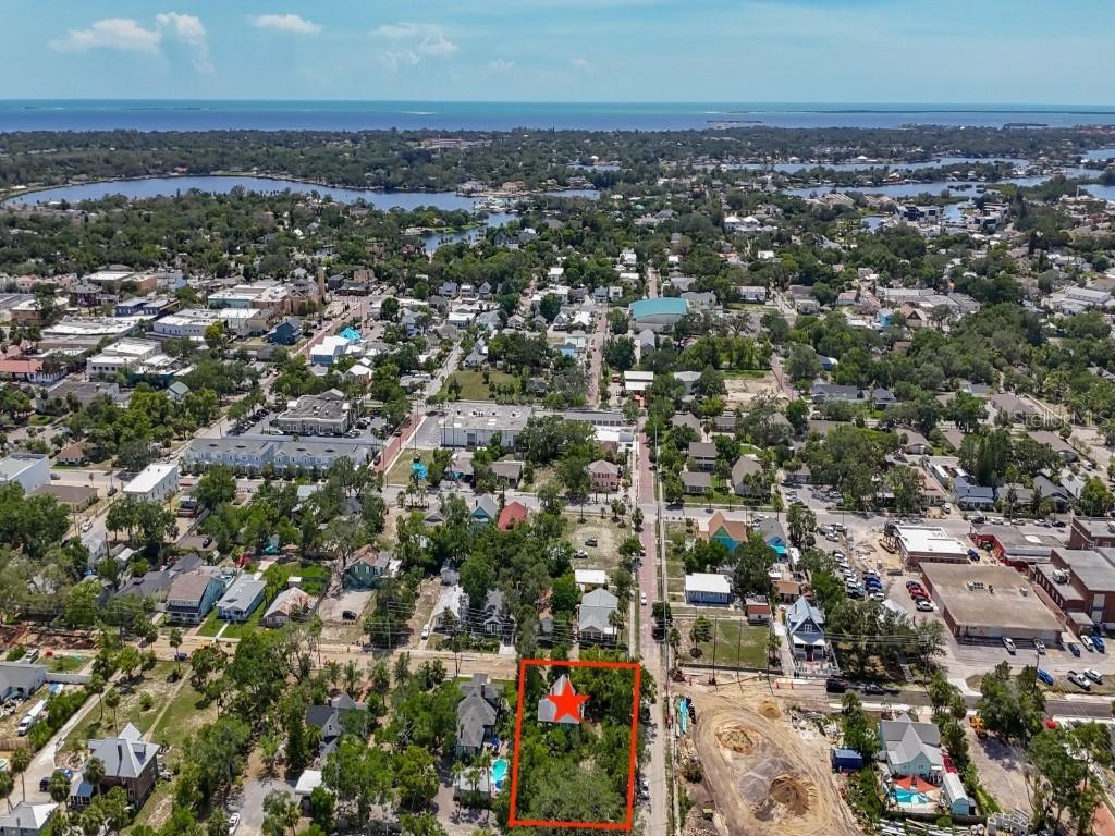 226 N Grosse Ave., Tarpon Springs, FL 34689