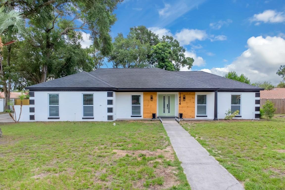 1484 Lake Francis Dr., Apopka, FL 32712