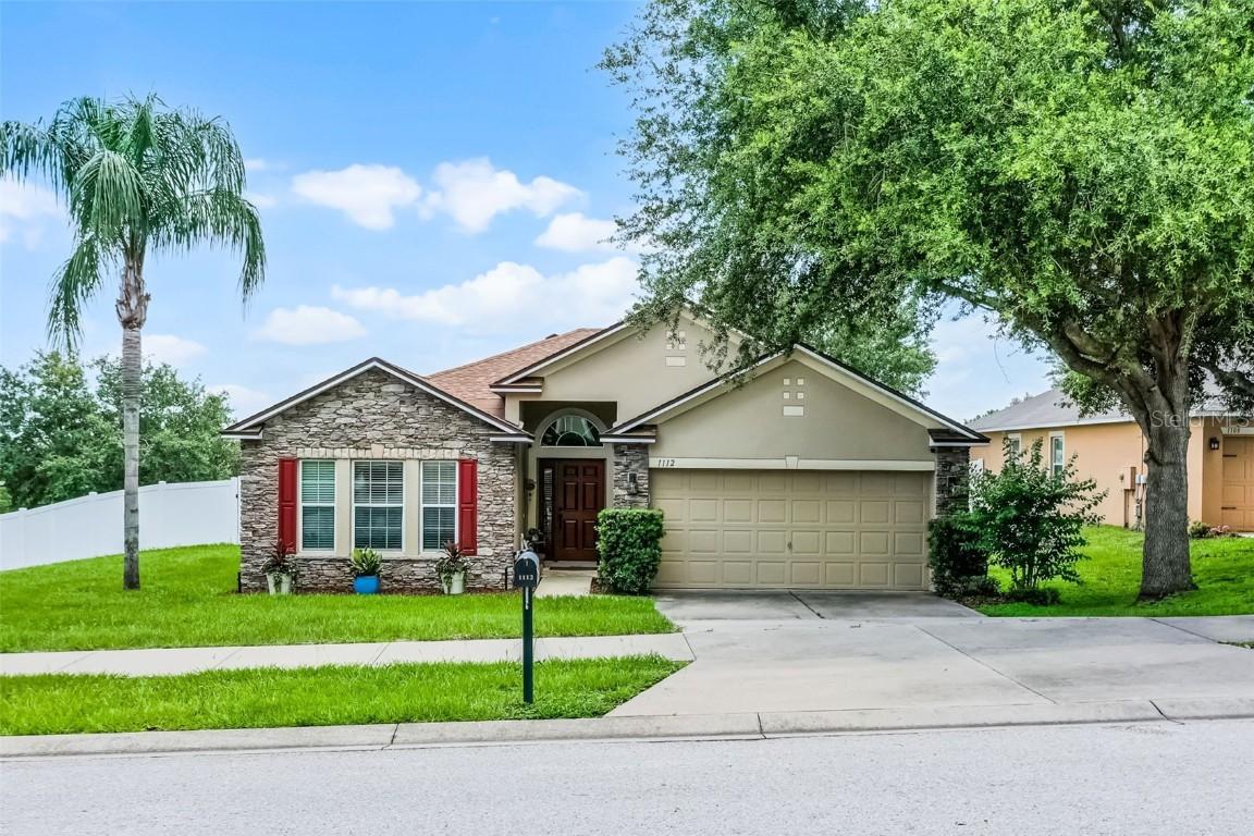 1112 Spruce Ridge Ct., Minneola, FL 34715