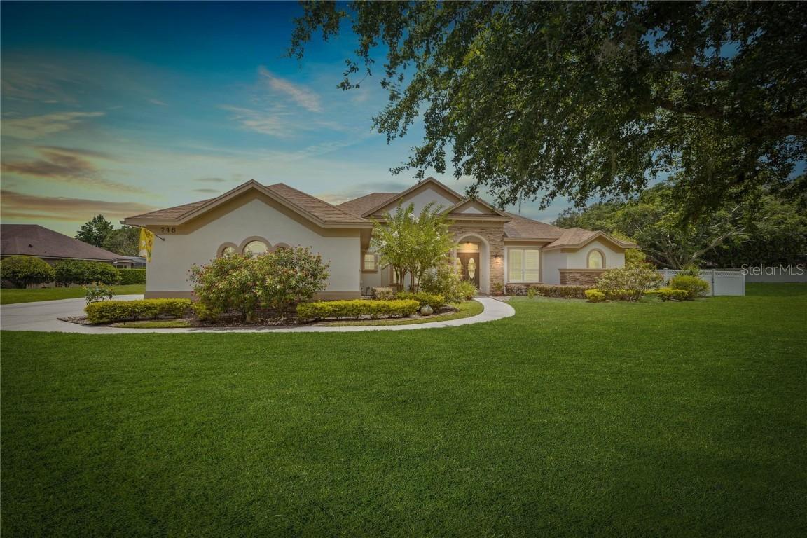 748 Mills Estate Pl., Chuluota, FL 32766