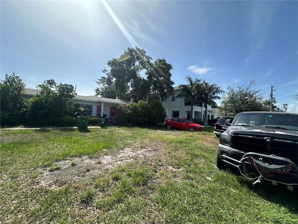 1009 S Clark Ave., Tampa, FL 33629