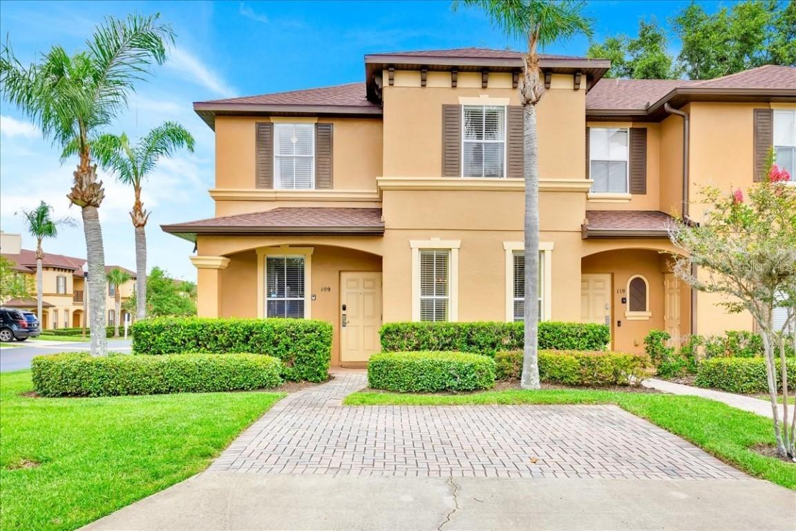 109 Cambria Ave., Davenport, FL 33897