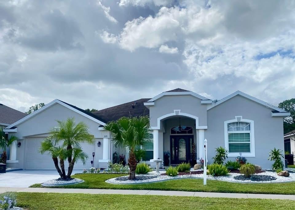325 Prestwick Dr., Davenport, FL 33897