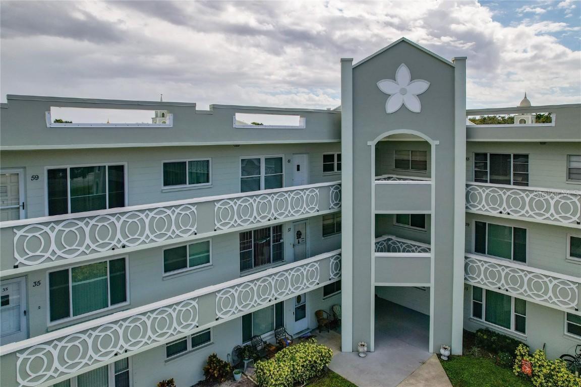 2257 World Parkway Blvd. #61, Clearwater, FL 33763