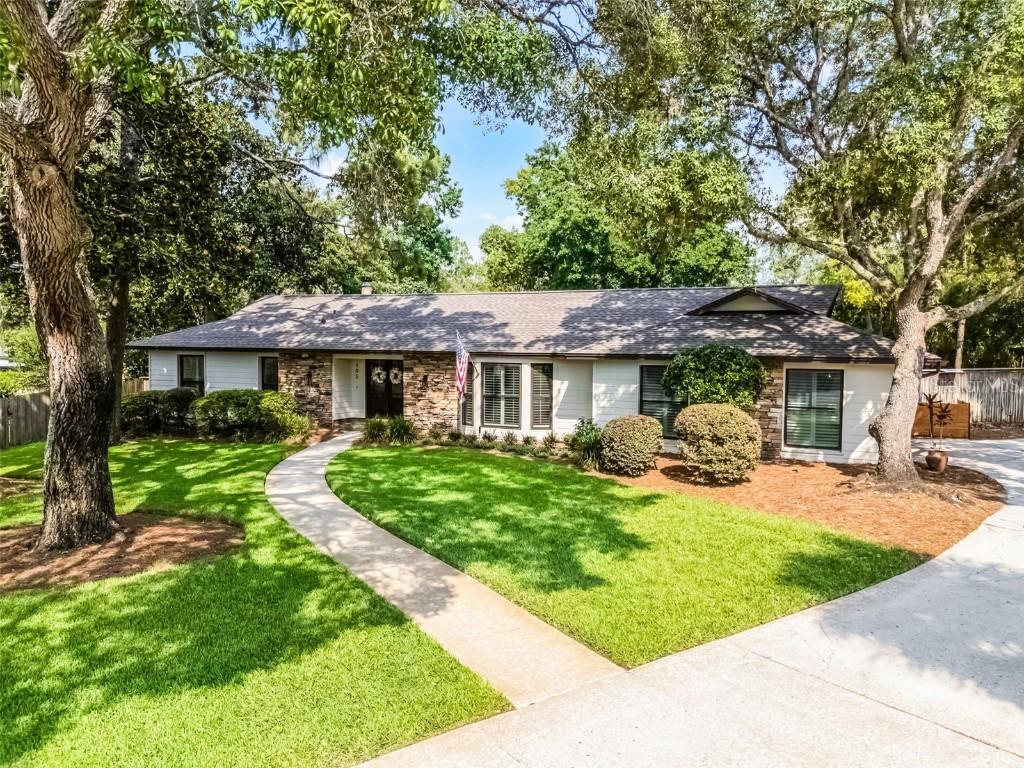 105 Laurel Oak Dr., Longwood, FL 32779