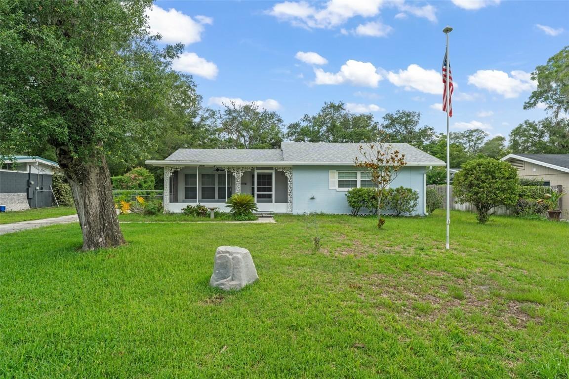 2538 Meadowview Ln., Deland, FL 32720