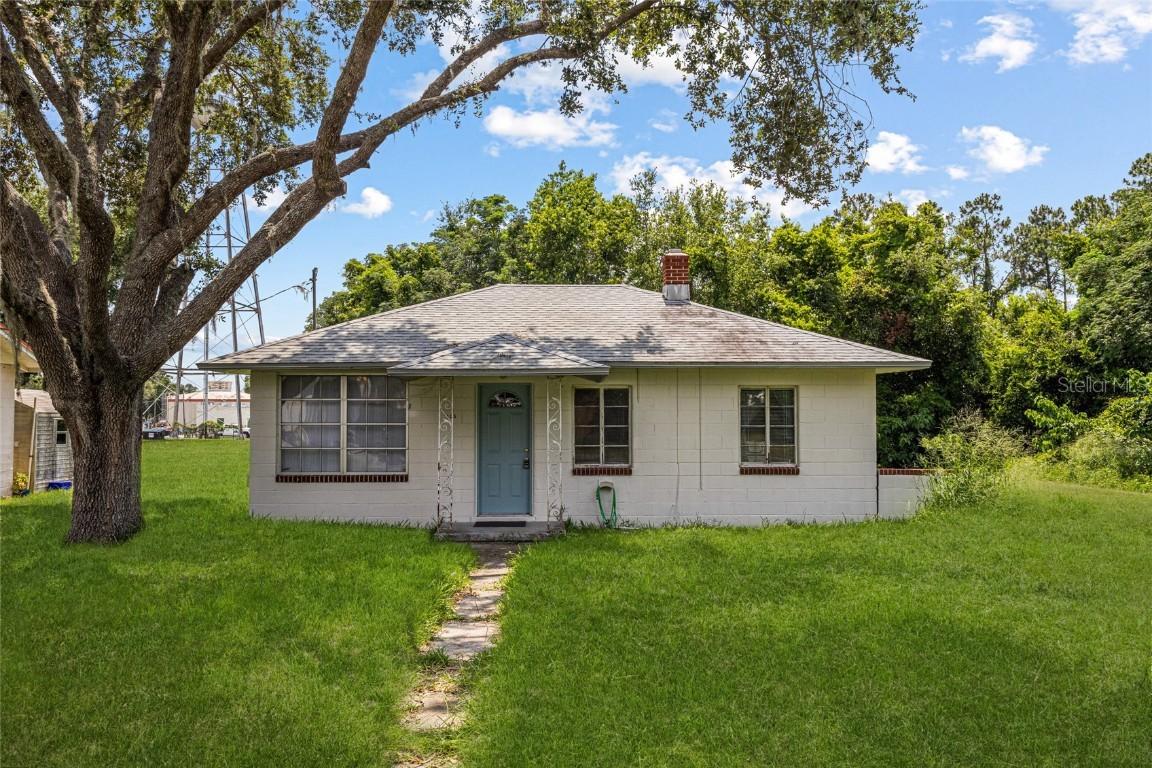105 N Florida Ave., Howey In The Hills, FL 34737