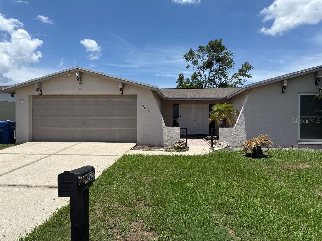 9825 Sandstone Ln., Port Richey, FL 34668