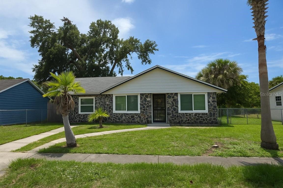 2308 18th St., Bradenton, FL 34208
