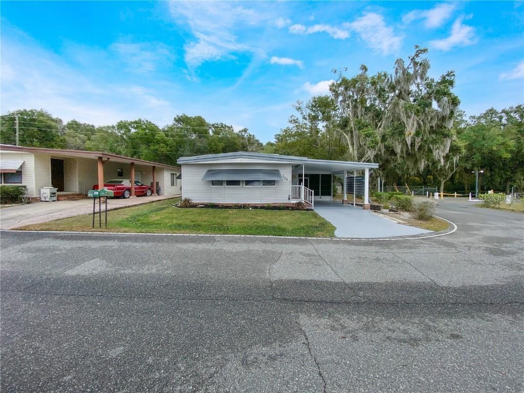 164 Royal Palm Dr., Leesburg, FL 34748