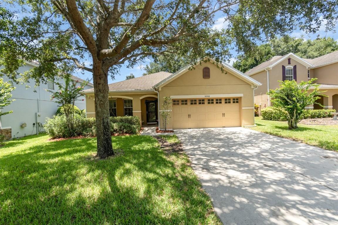 30308 Cheval St., Mount Dora, FL 32757