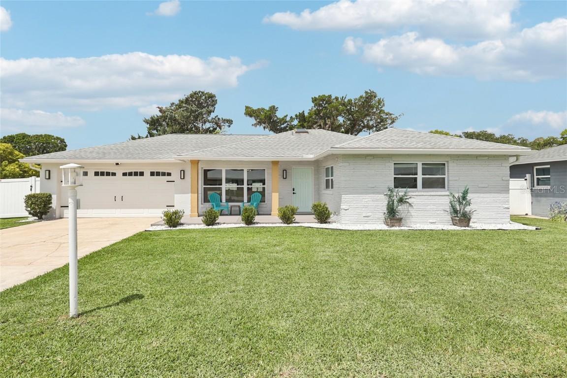 2926 Carriage Dr., South Daytona, FL 32119