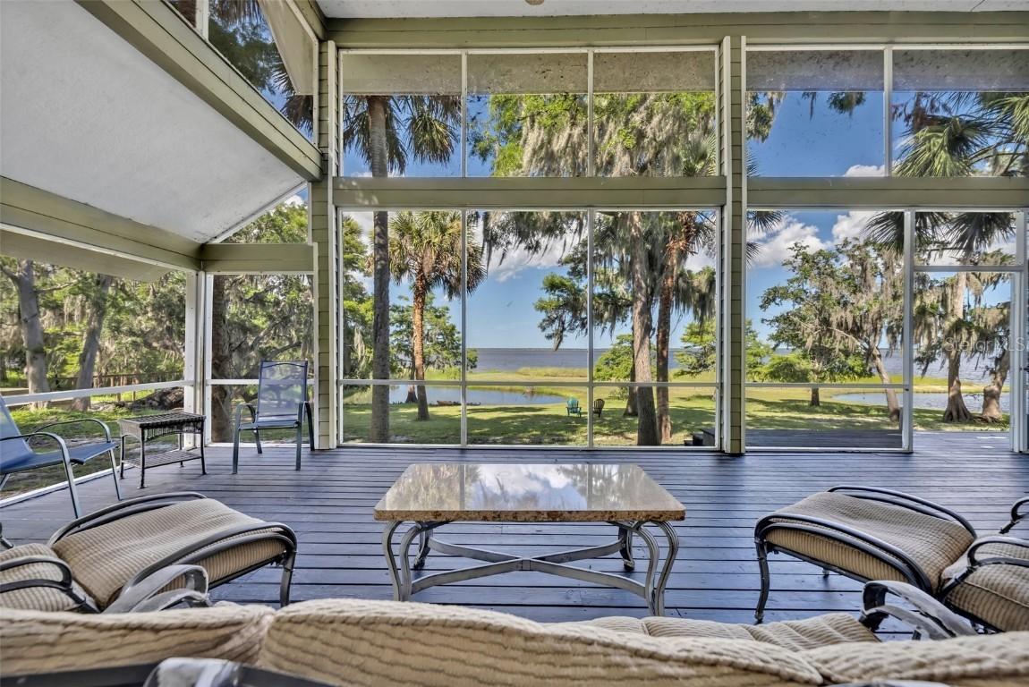 419 Whitcomb Dr., Geneva, FL 32732