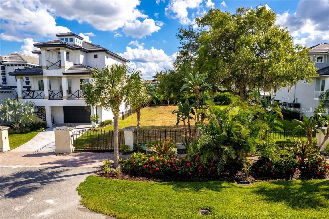 538 Estuary Shore Ln., Apollo Beach, FL 33572