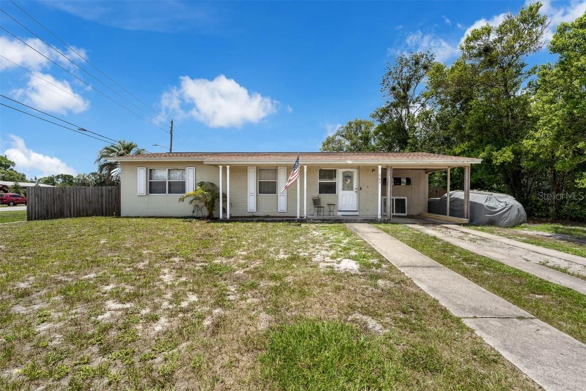 565 S Floyd Cir., Deltona, FL 32725