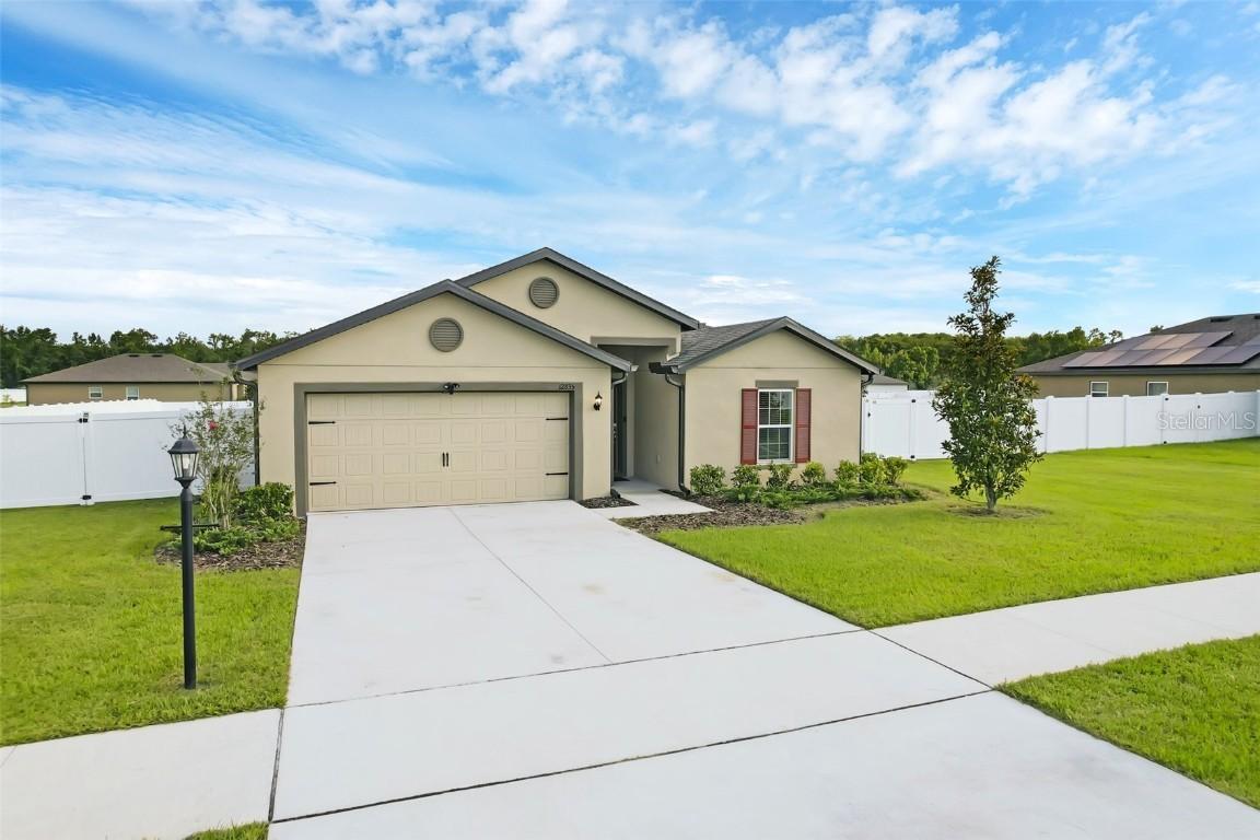 12835 Del Lago Dr., Astatula, FL 34705