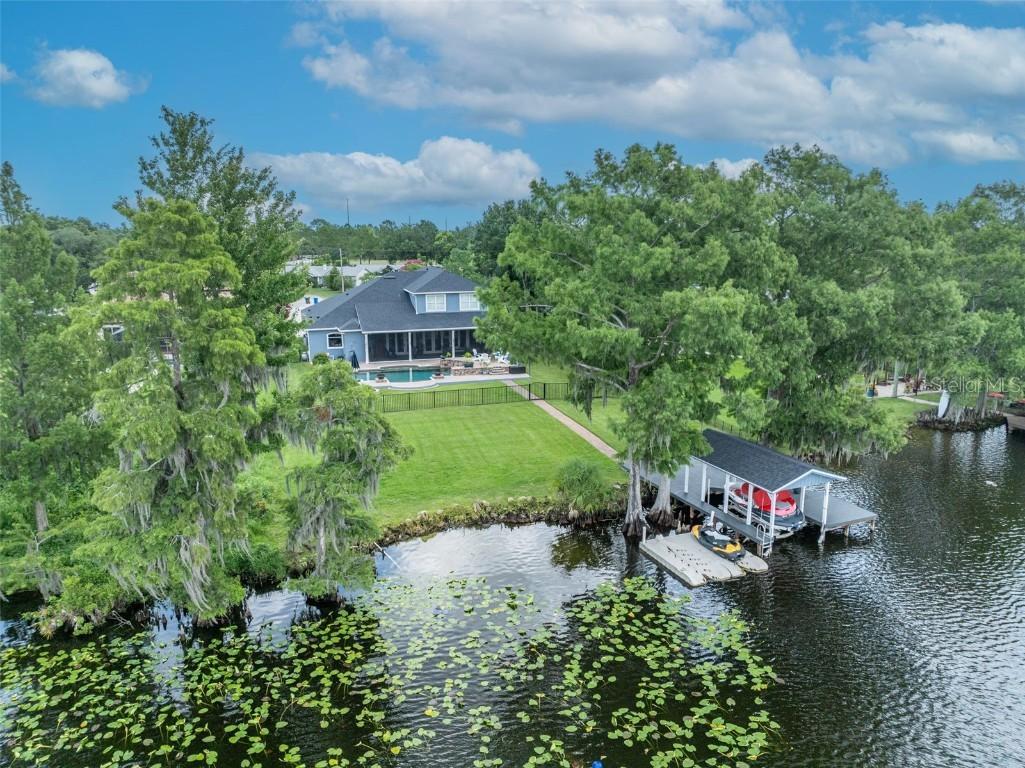 339 Carolyn Dr., Oviedo, FL 32765