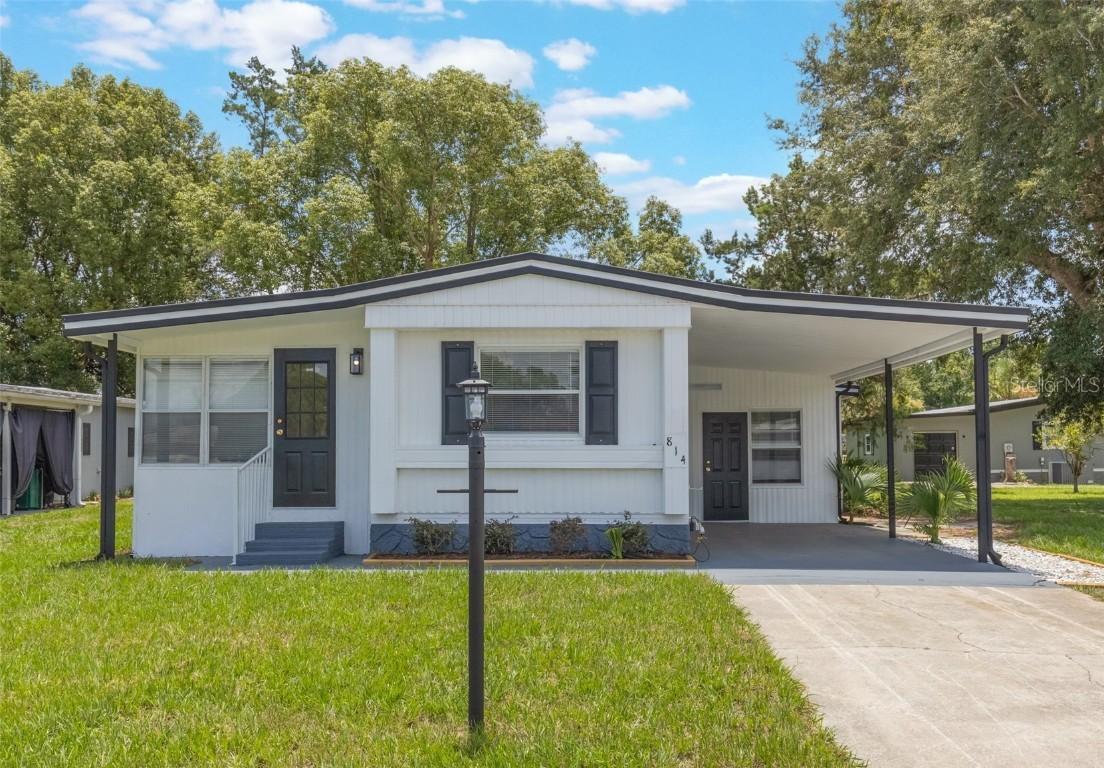 814 Roseapple Ave., Lady Lake, FL 32159