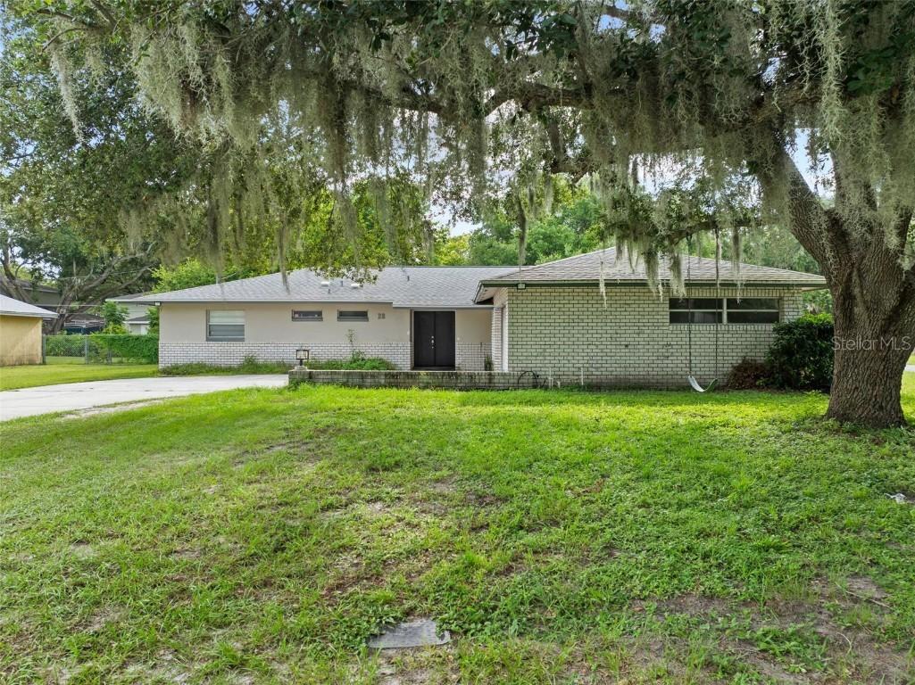 28 Linda Ln., Kissimmee, FL 34744