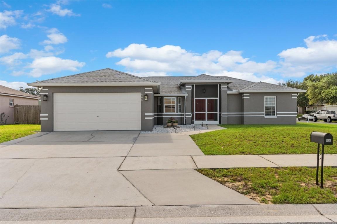 906 Highland Crest Cir., Lake Wales, FL 33853