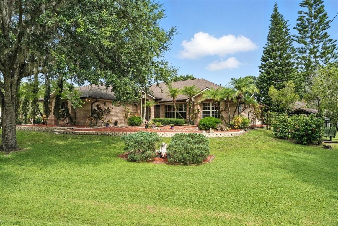 833 Millshore Dr., Chuluota, FL 32766