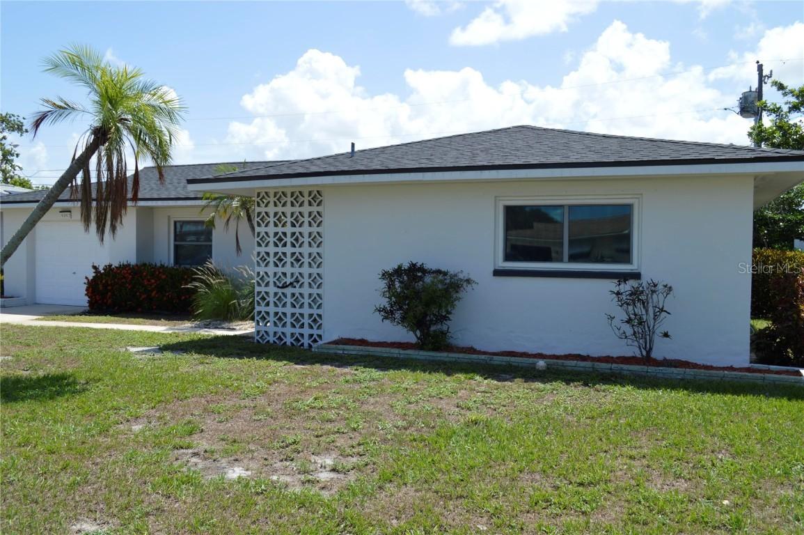9093 108th St., Seminole, FL 33772