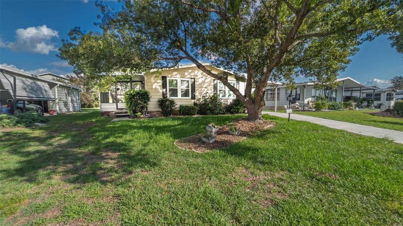 1725 Hilton Head Blvd., Lady Lake, FL 32159