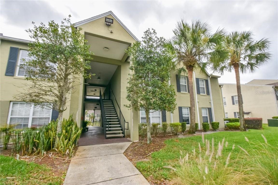 2065 Dixie Belle Dr. #O, Orlando, FL 32812