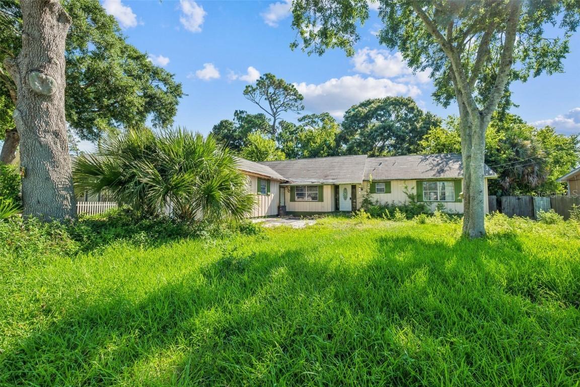 1511 Center Ave., Holly Hill, FL 32117