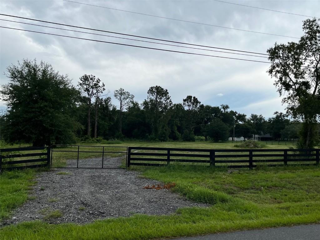 14901 Lenze Dr., Tavares, FL 32778