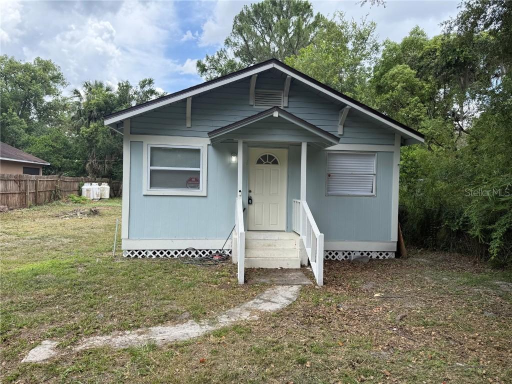 16320 3rd St., Umatilla, FL 32784