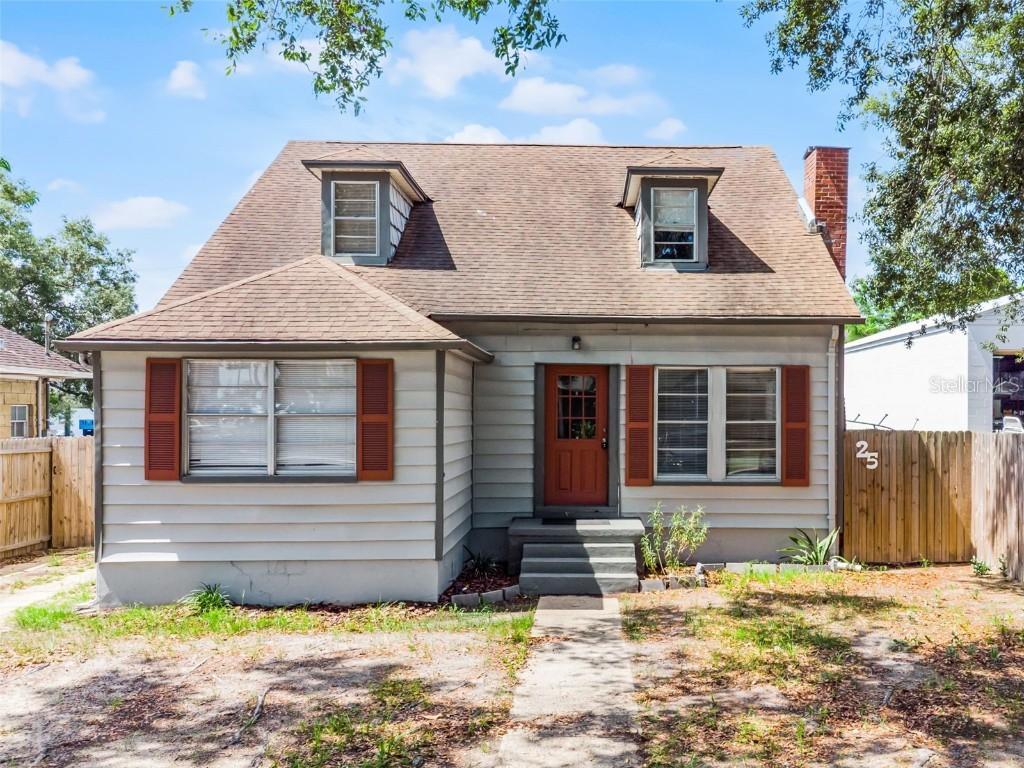 25 E Pinecrest Ave., Eustis, FL 32726