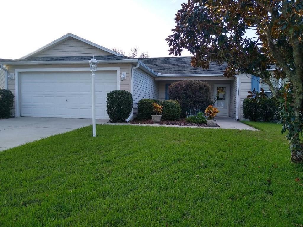 1425 Hollyberry Pl., The Villages, FL 32162