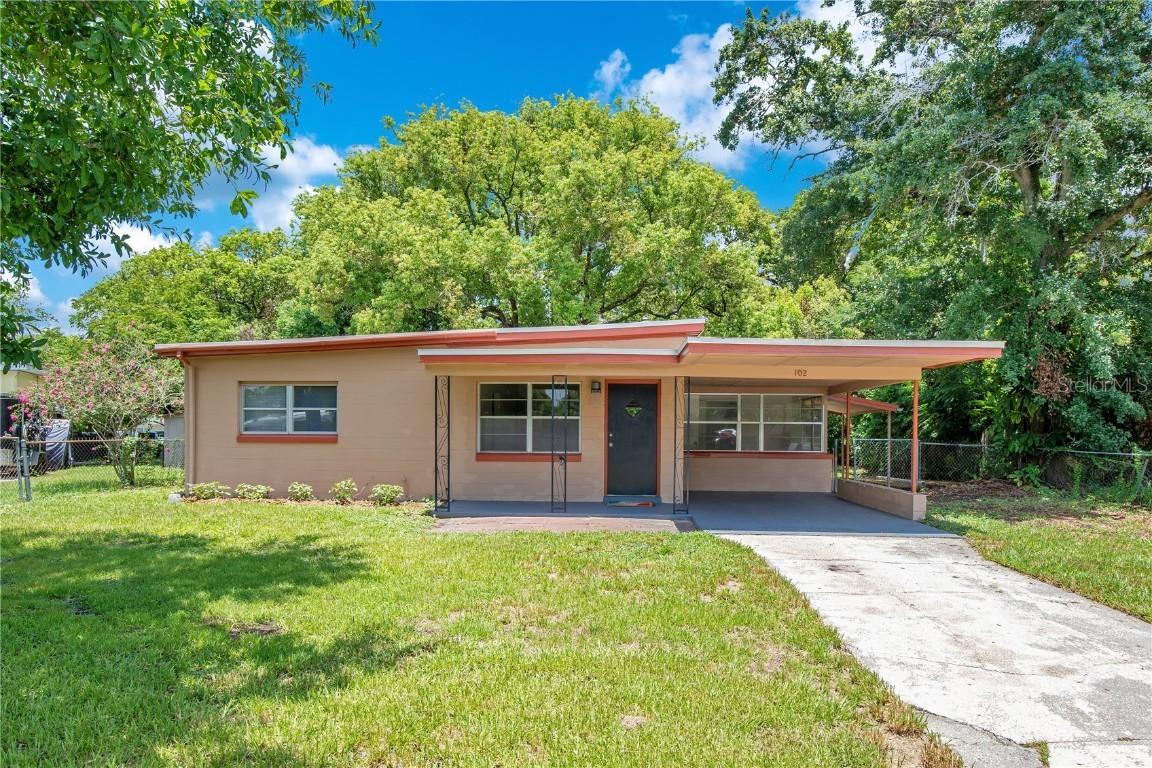 102 Mayrose Dr., Sanford, FL 32771