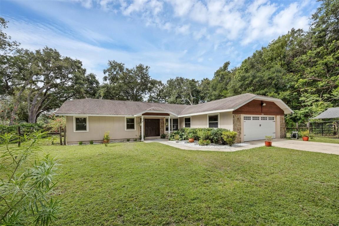 7838 Sloewood Dr., Mount Dora, FL 32757