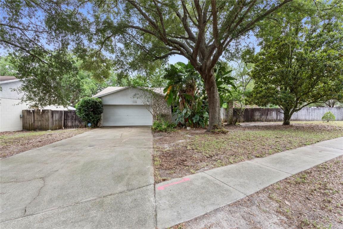 2942 N Chickasaw Tr., Orlando, FL 32817