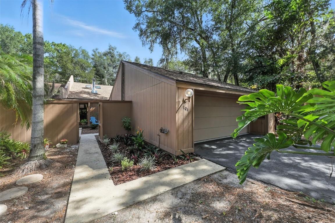 104 Autumn Dr., Longwood, FL 32779